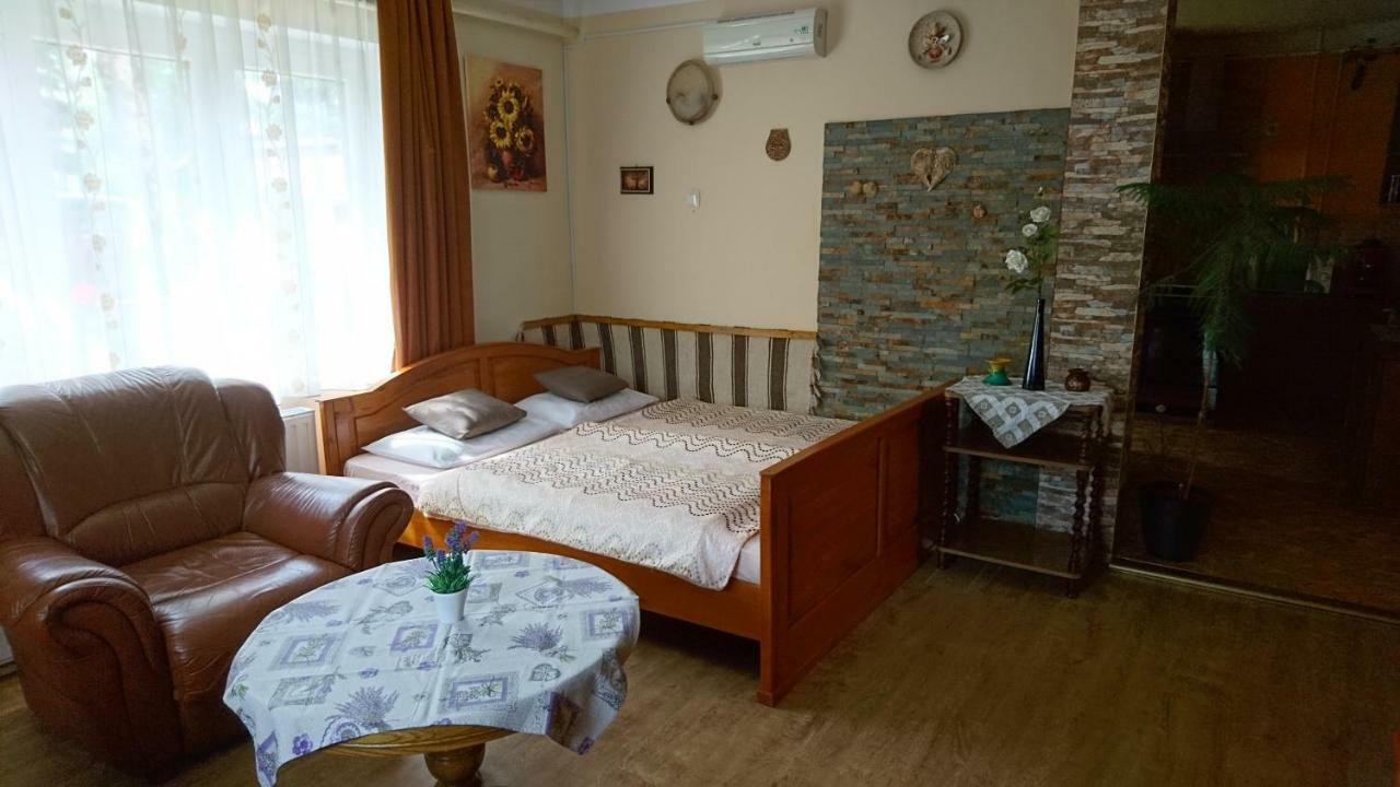 Rita Apartman Дьєнешдіаш Екстер'єр фото